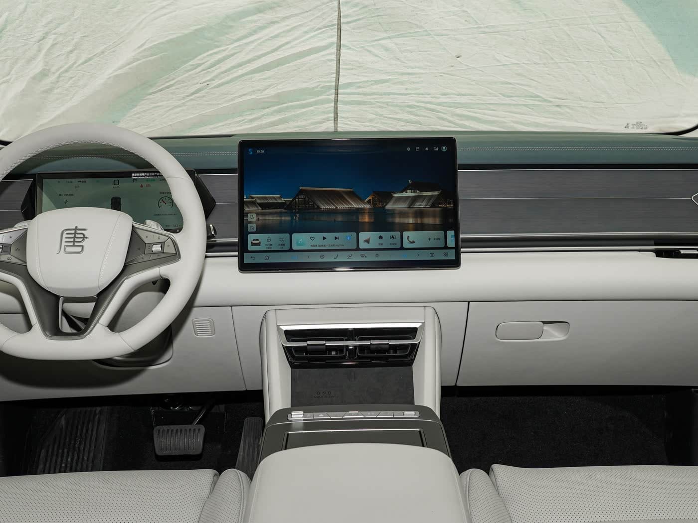 2025 BYD TANG L Image 6